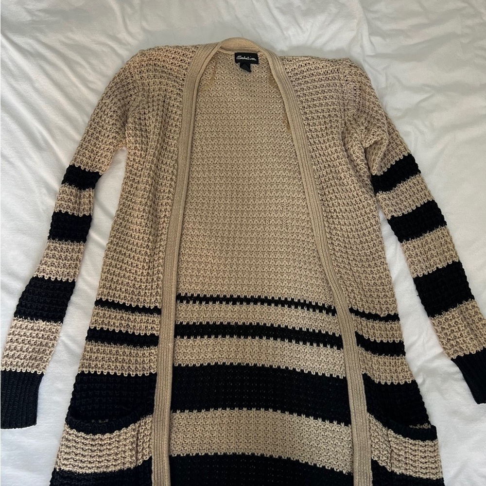 Sweaters - Picture 8 of 10